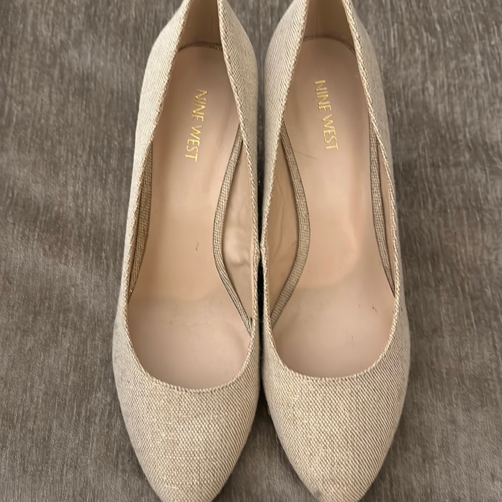 New Nine West Oatmeal/Gold Flecks Linen Wedge with Cork Heel